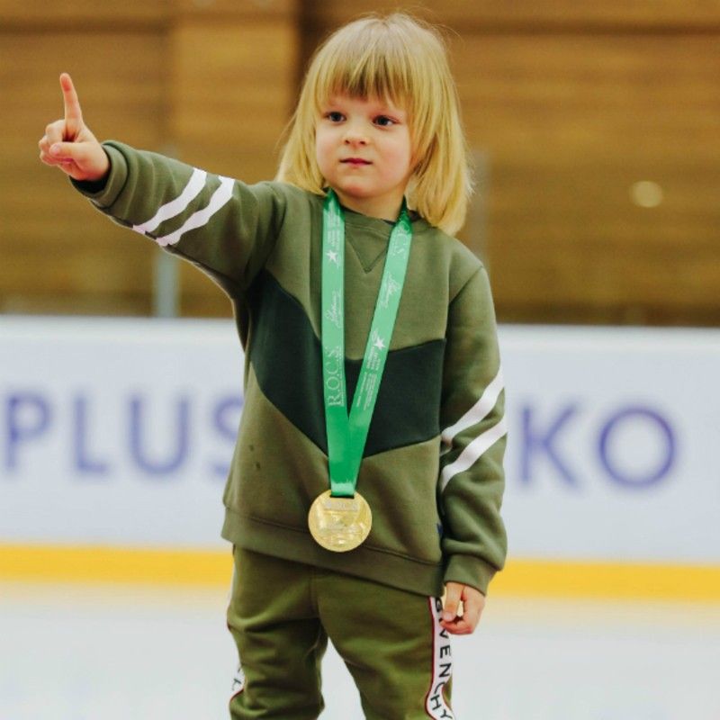 Незважаючи на це, Плющенко-молодший став єдиним, хто зміг набрати 12,39 бала, показавши результат вище старших суперників