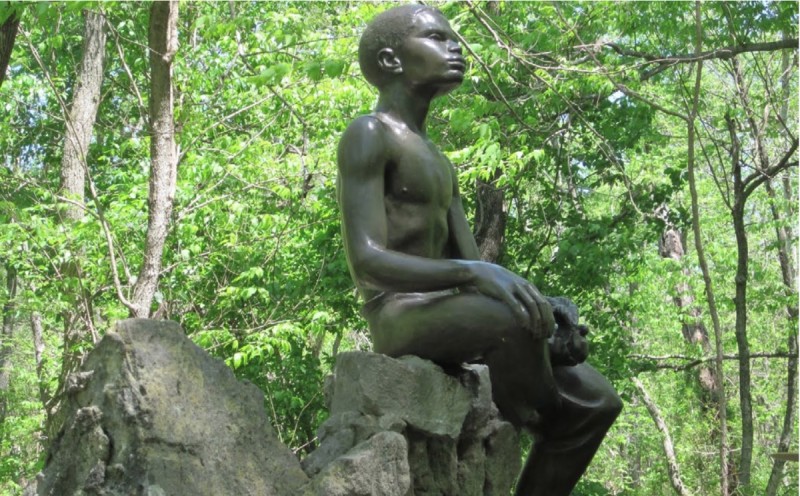 Чому вчений Джордж Вашингтон Карвер на національному монументі зображено голим по пояс і босоніж