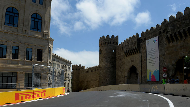 Багато хто вважає, що Баку - це абсолютно нове місце в світі автоспорту, але до минулого зовсім недавно етапу Формули-1 столиця Азербайджану була учасницею ще трьох чемпіонатів