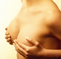 пов'язане з грудним годуванням дитини - втрата пружності і обвисання грудей, причому у більшості жінок