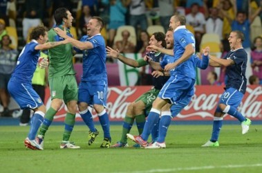 25 июня 2012, 00:38 Переглядів:   Буффон взяв пенальті і вивів Італію в півфінал