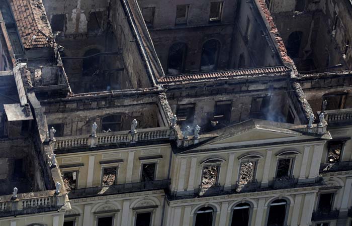 Причиною пожежі міг стати залетів на дах будівлі китайський ліхтарик   Наслідки пожежі в Національному музеї Бразилії в Ріо-де-Жанейро   Фото: Reuters   Москва