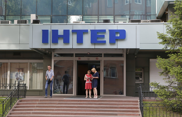 11 липня Національний рада з питань телебачення і радіомовлення вирішила оштрафувати телеканал «Інтер» на 4 млн 46 тис грн (25% ліцензійного збору) за розпалювання ворожнечі концертом до Дня Перемоги «Перемога