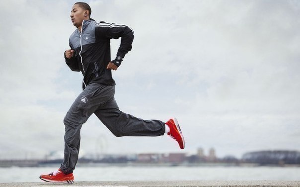 Початківців тренуватися в бодібілдингу часто цікавить: як відбивається біг на поліпшенні показників нарощування мускулатури, чи ефективний він для набору маси