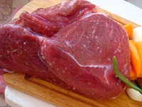 Зазвичай дієтична яловичина - це «м'ясо в напівтушах і четвертинах», висловлюючись мовою втратив юридичну силу ГОСТу СРСР
