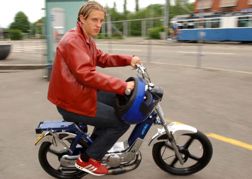 Рето Циглер зовсім скоро приєднається «Локомотиву», а поки намотує останні кола на своєму туринському мотоциклі