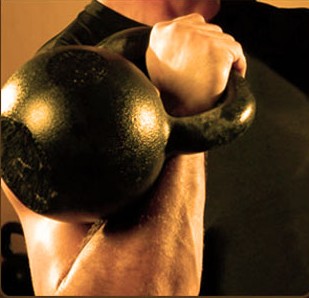Вправи для постановки удару, крім відпрацювання самих ударів, в більшості своїй засновані на зміцненні плечових і ліктьових суглобів, м'язів і сухожиль боксера, а також на придбання ними еластичності