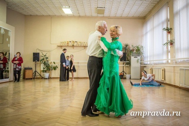 Благовещенские пенсіонери забувають про вік і хвороби в ритмі танго і ча-ча-ча
