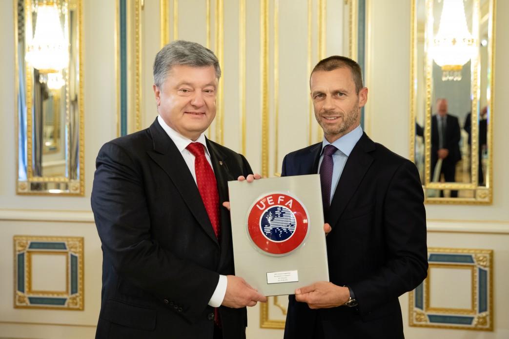 Президент України говорить, що підтримує обидва клуби - учасники фіналу Ліги чемпіонів УЄФА