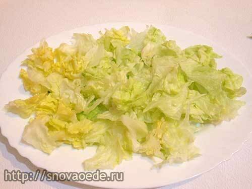 Тепер залишилося все підготовлені продукти викласти на блюдо